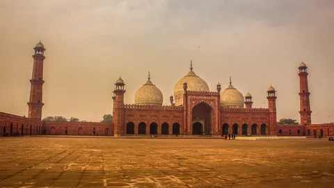 Badshahi Mosque